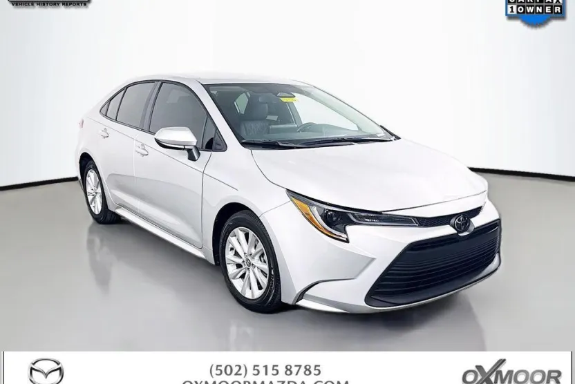 2024 Toyota Corolla LE photo 1