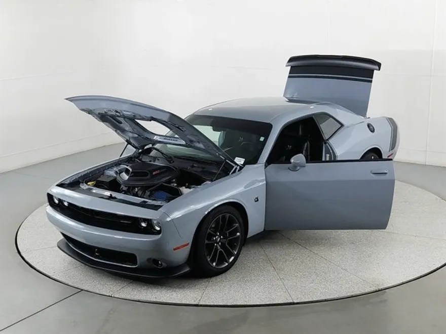 2022 Dodge Challenger R/T Scat Pack photo 16