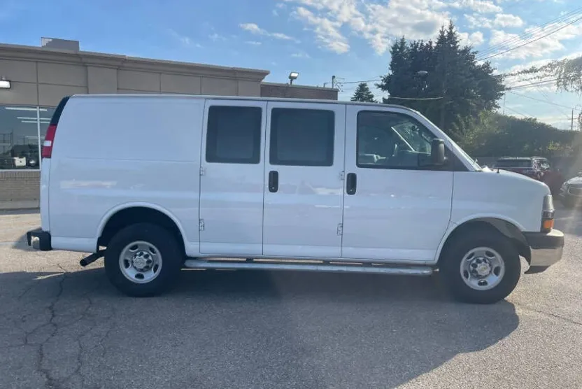 2024 Chevrolet Express 2500 Cargo Van photo 1