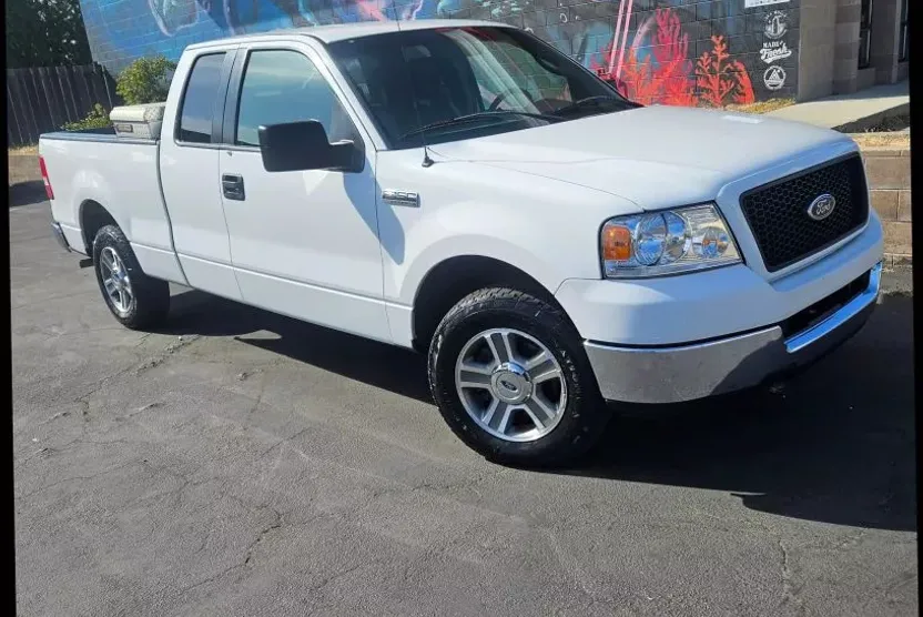 2005 Ford F-150 photo 1