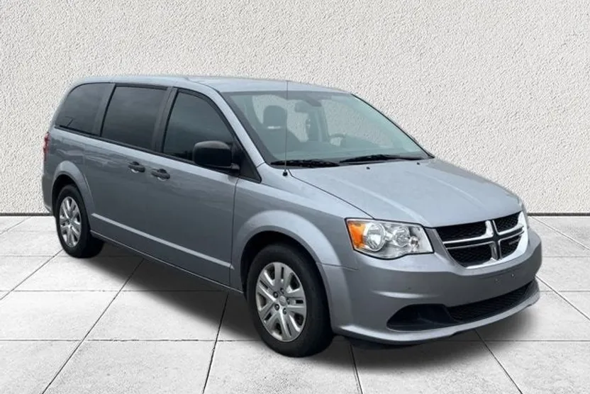 2019 Dodge Grand Caravan SE photo 1
