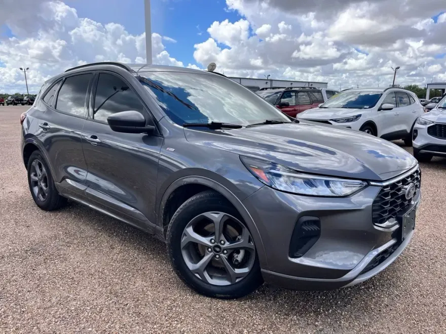 2023 Ford Escape ST-Line photo 1