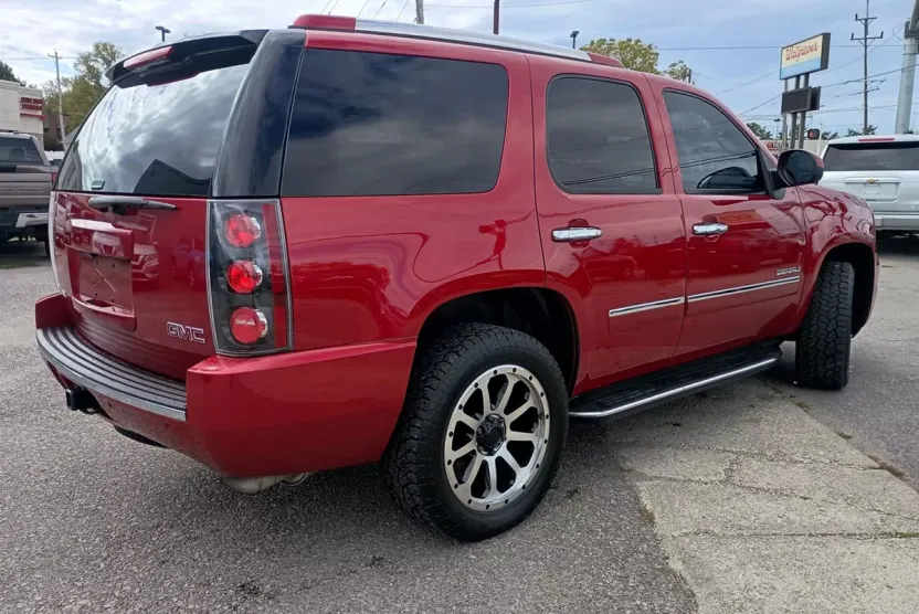 2013 Gmc Yukon Denali photo 1