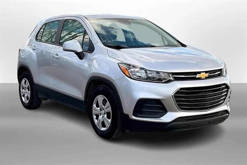 2018 Chevrolet Trax LS photo 1