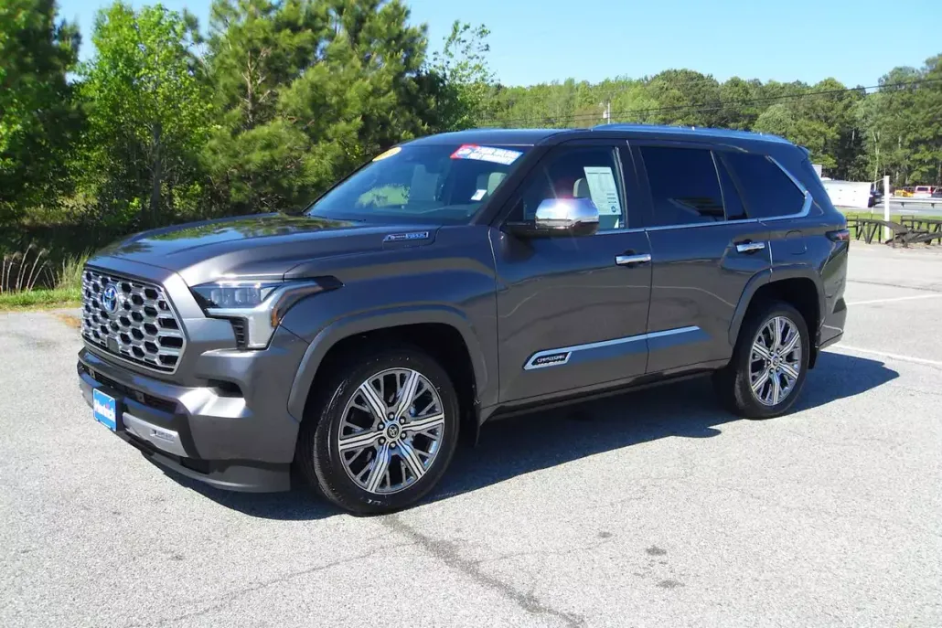2024 Toyota Sequoia Capstone photo 1