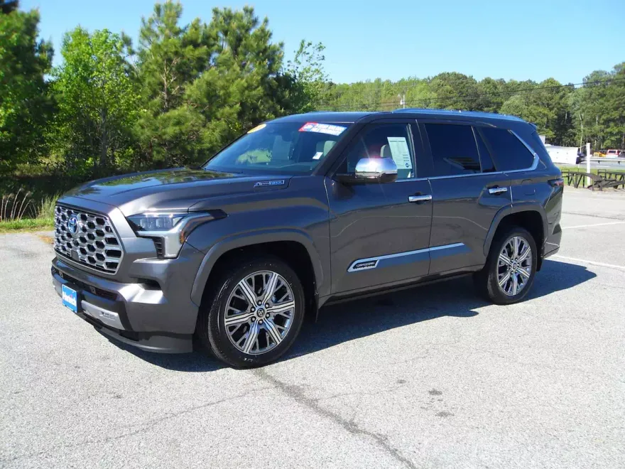 2024 Toyota Sequoia Capstone photo 1