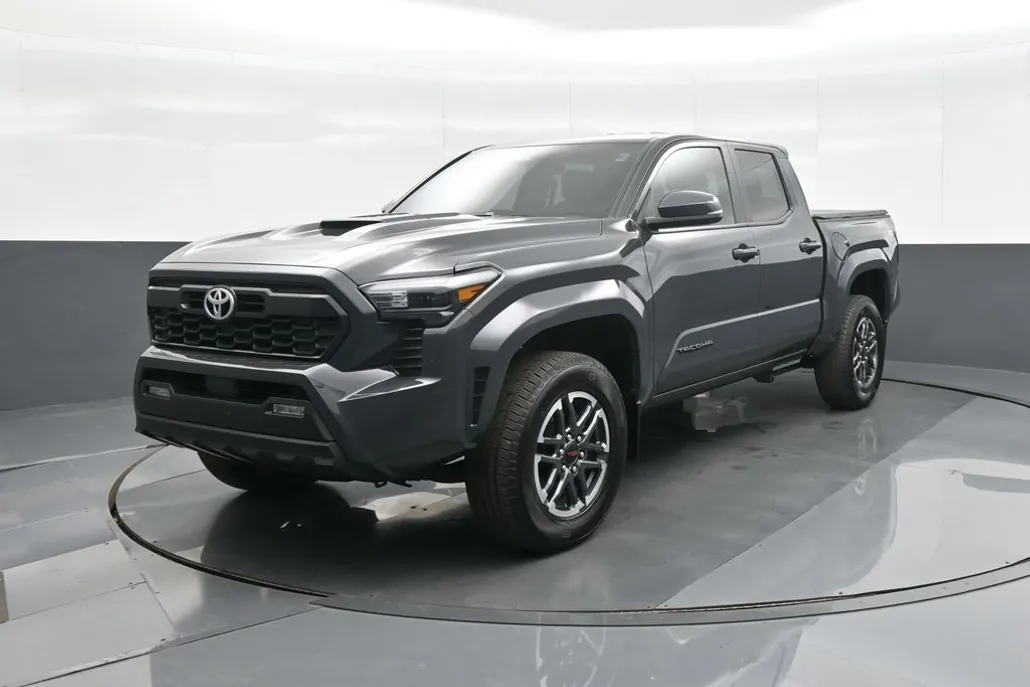 2024 Toyota Tacoma TRD Sport photo 1