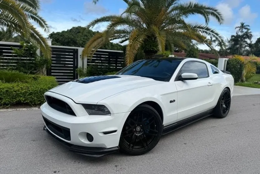 2011 Ford Mustang GT photo 1