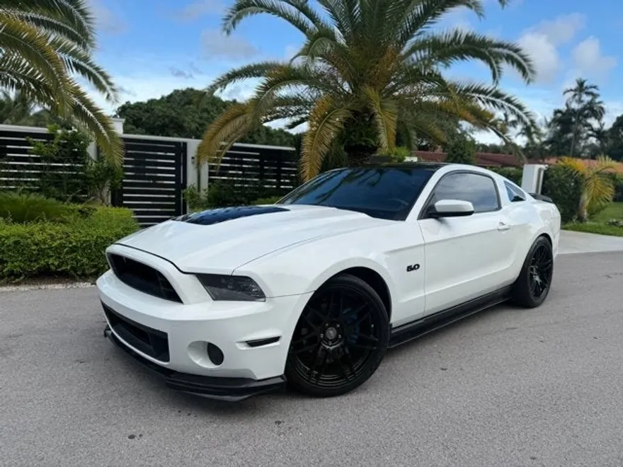2011 Ford Mustang GT photo 1