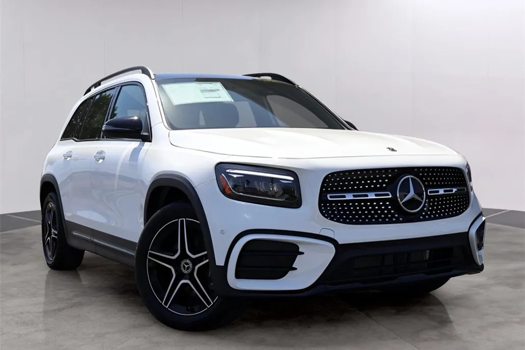 2025 Mercedes Benz GLB 250 4MATIC photo 1