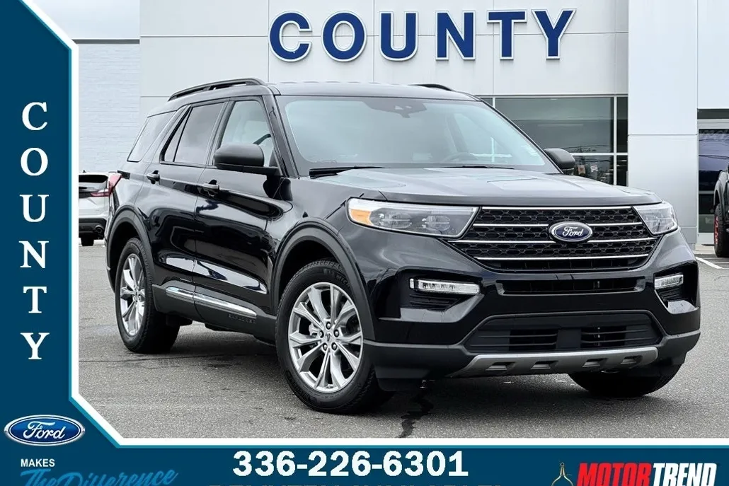 2023 Ford Explorer XLT photo 1
