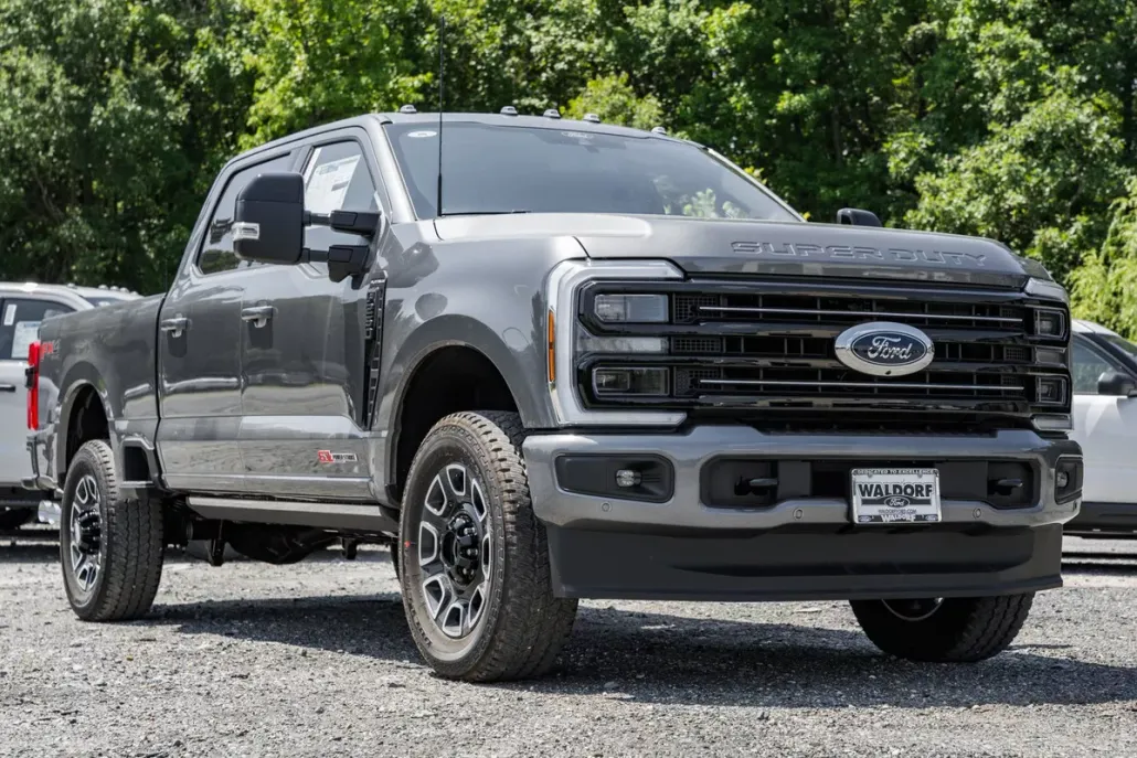 2025 Ford F-250 Platinum photo 1
