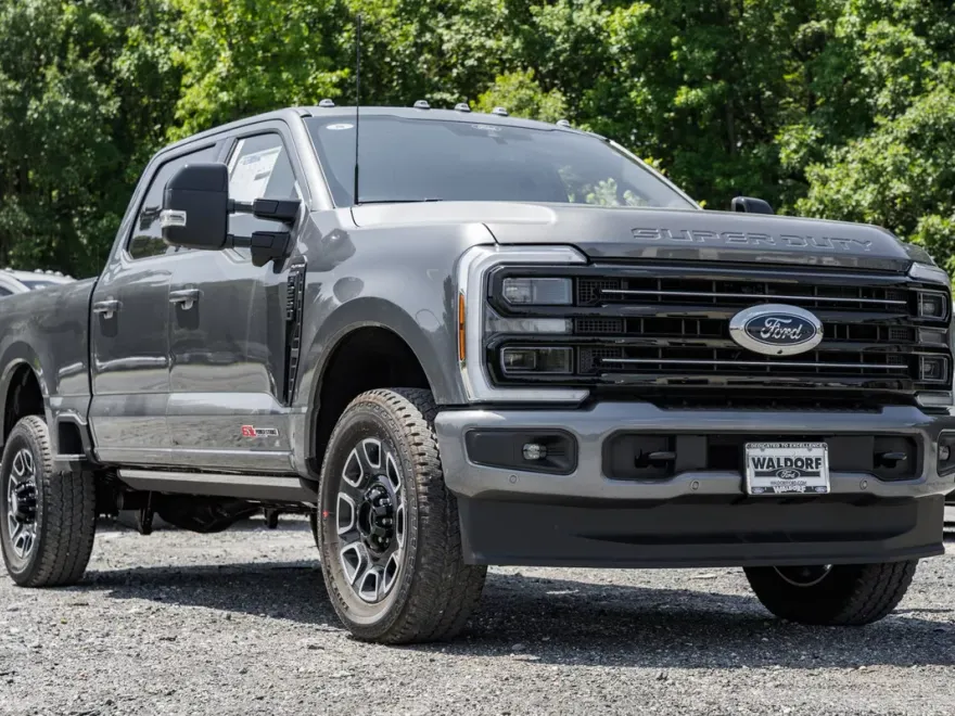 2025 Ford F-250 Platinum photo 1