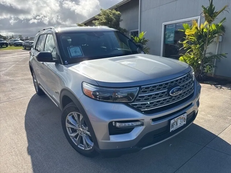 2023 Ford Explorer Limited photo 1