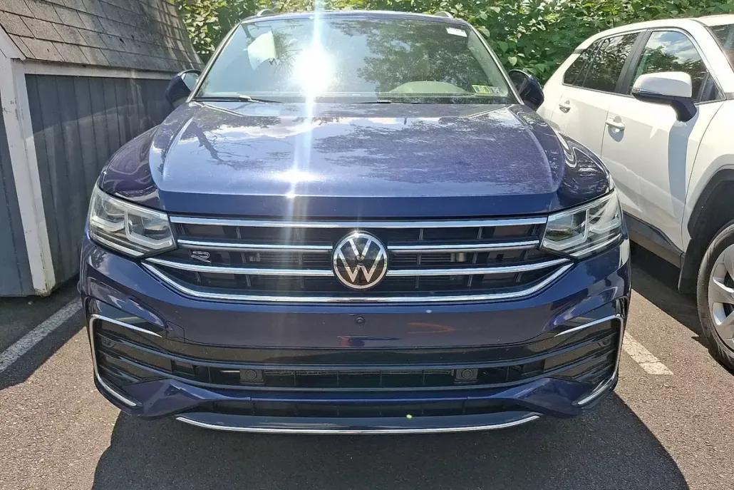2022 Volkswagen Tiguan SEL Premium R-Line photo 1