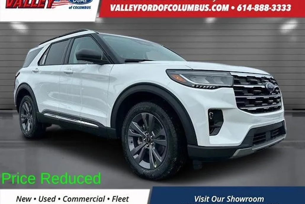2025 Ford Explorer photo 1