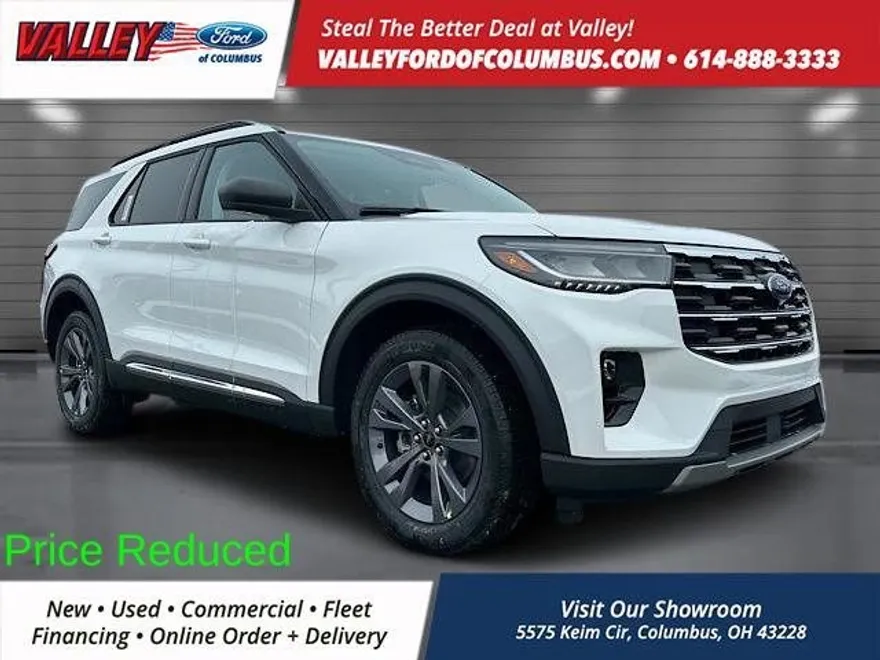2025 Ford Explorer photo 1