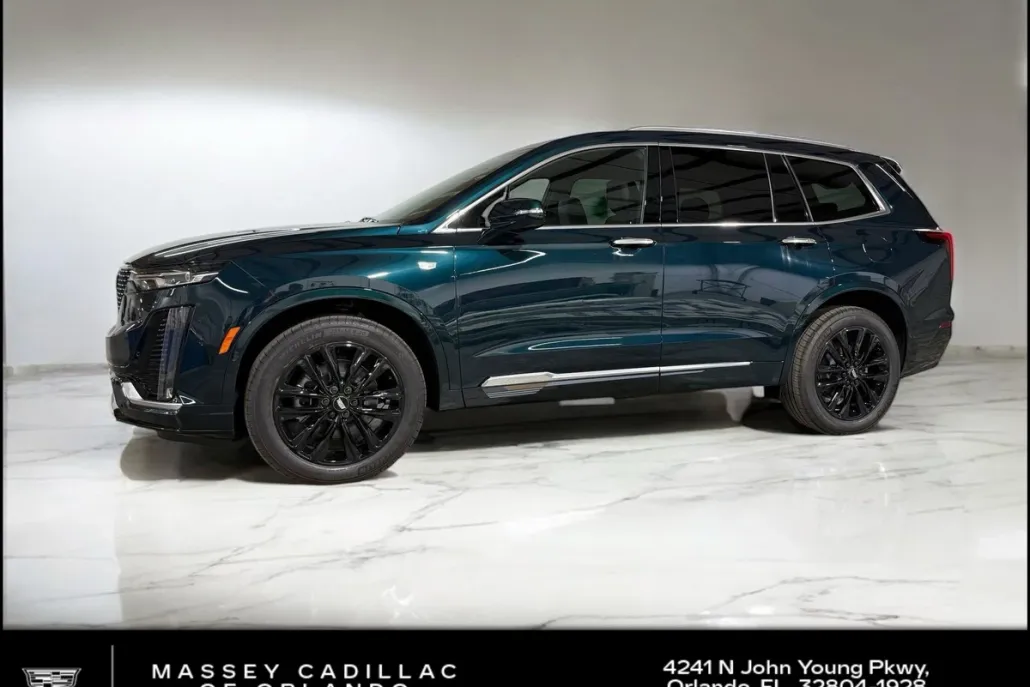 2025 Cadillac XT6 Luxury photo 1