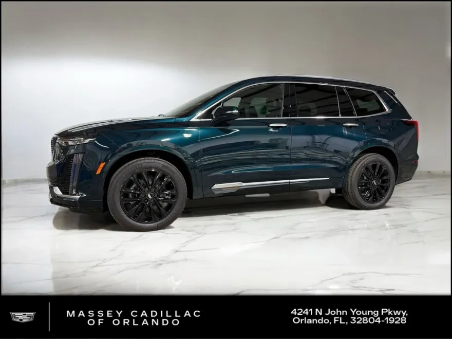 2025 Cadillac XT6 Luxury photo 1