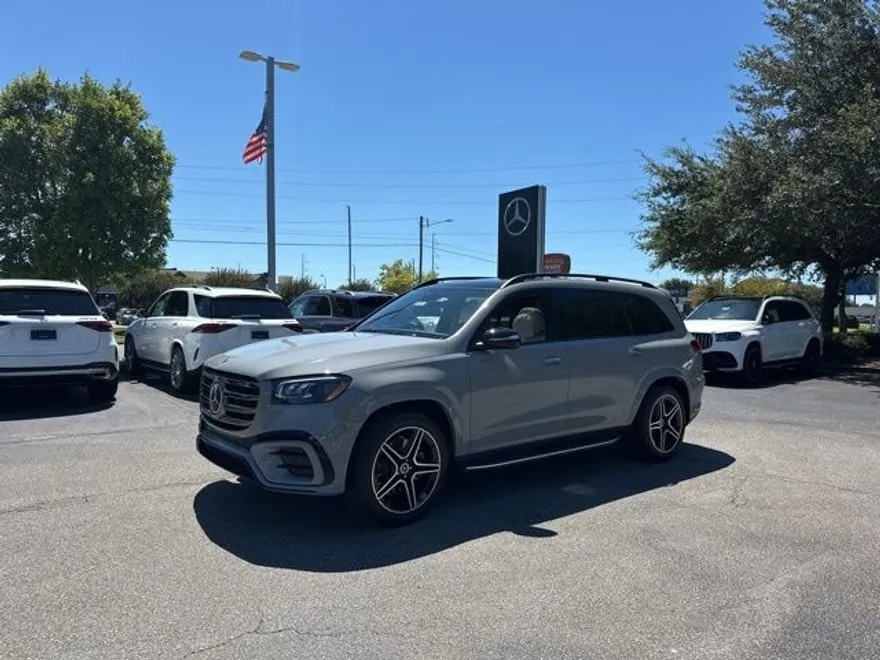 2026 Mercedes Benz GLS 450 4MATIC photo 1