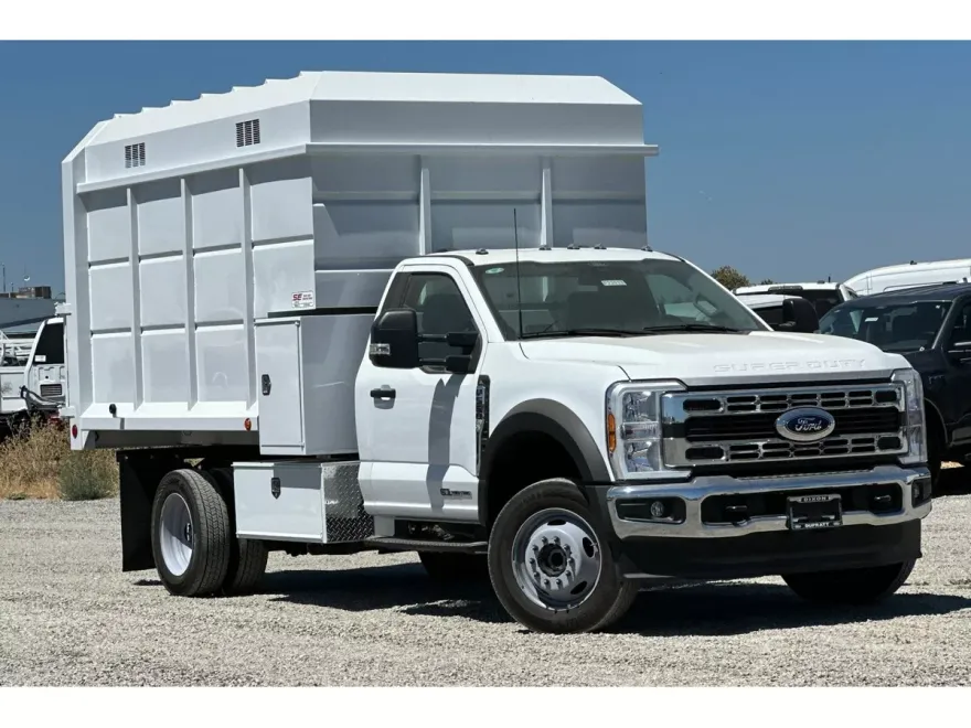 2024 Ford F-550 photo 1