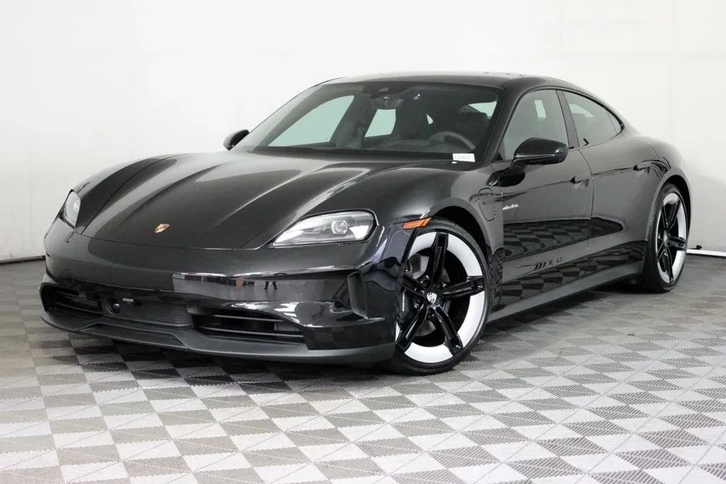 2025 Porsche Taycan 4 photo 1