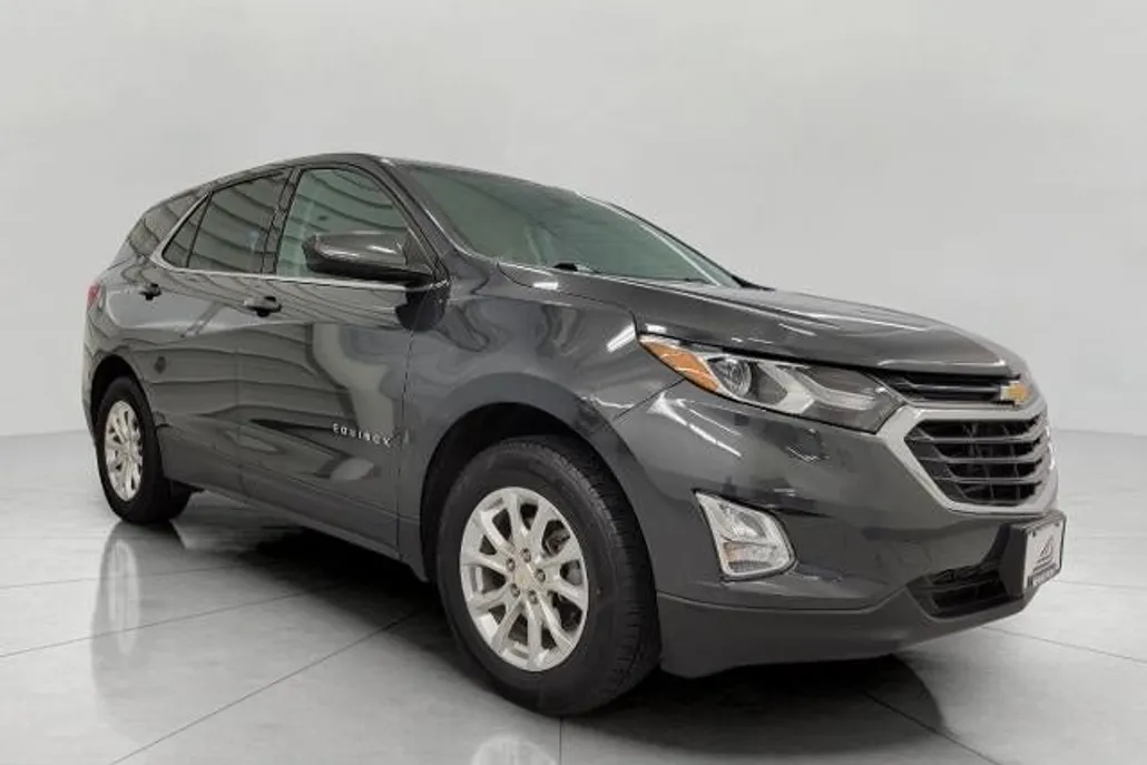 2020 Chevrolet Equinox LT photo 1