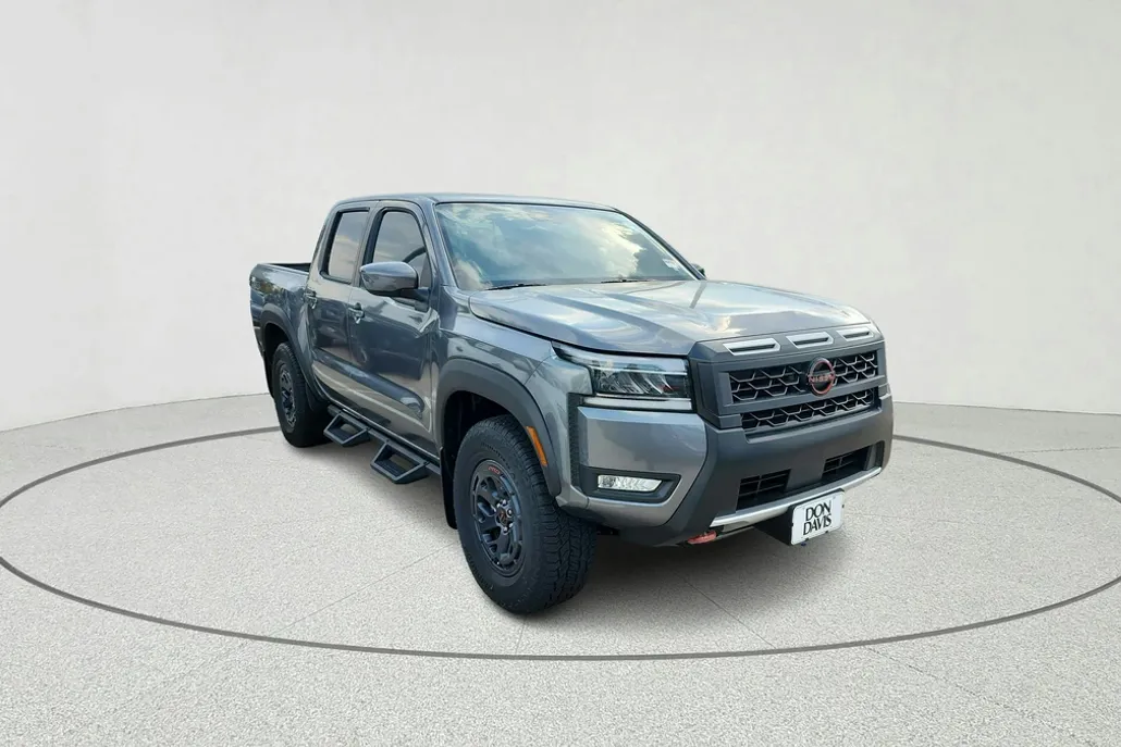 2025 Nissan Frontier PRO-4X photo 1