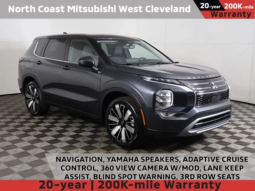 2025 Mitsubishi Outlander SE photo 1