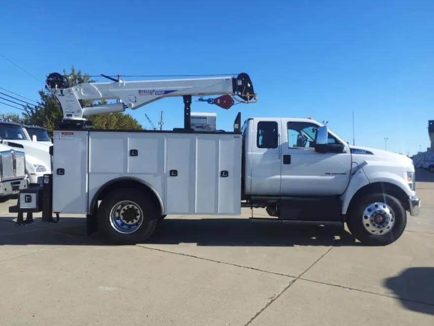 2025 Ford F-750 Base SuperCab photo 1