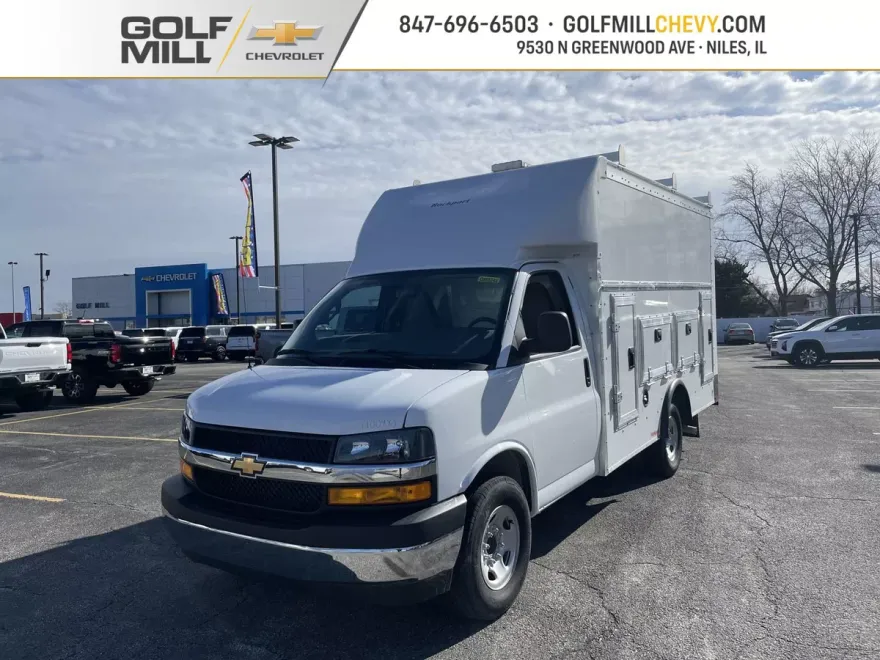 2025 Chevrolet Express 3500 Cutaway Van photo 1