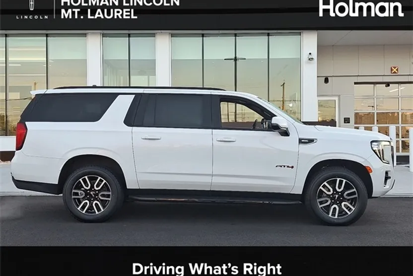 2023 Gmc Yukon XL AT4 photo 1