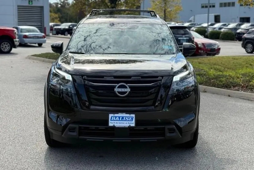 2025 Nissan Pathfinder SV photo 1
