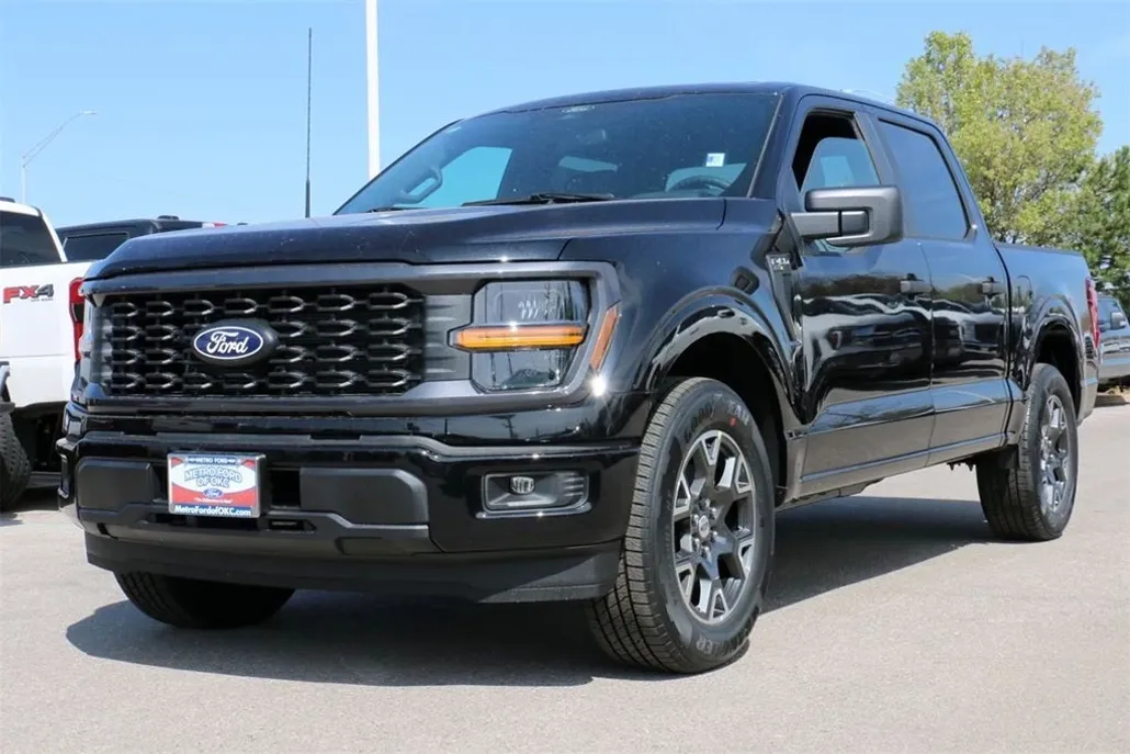2025 Ford F-150 STX photo 1