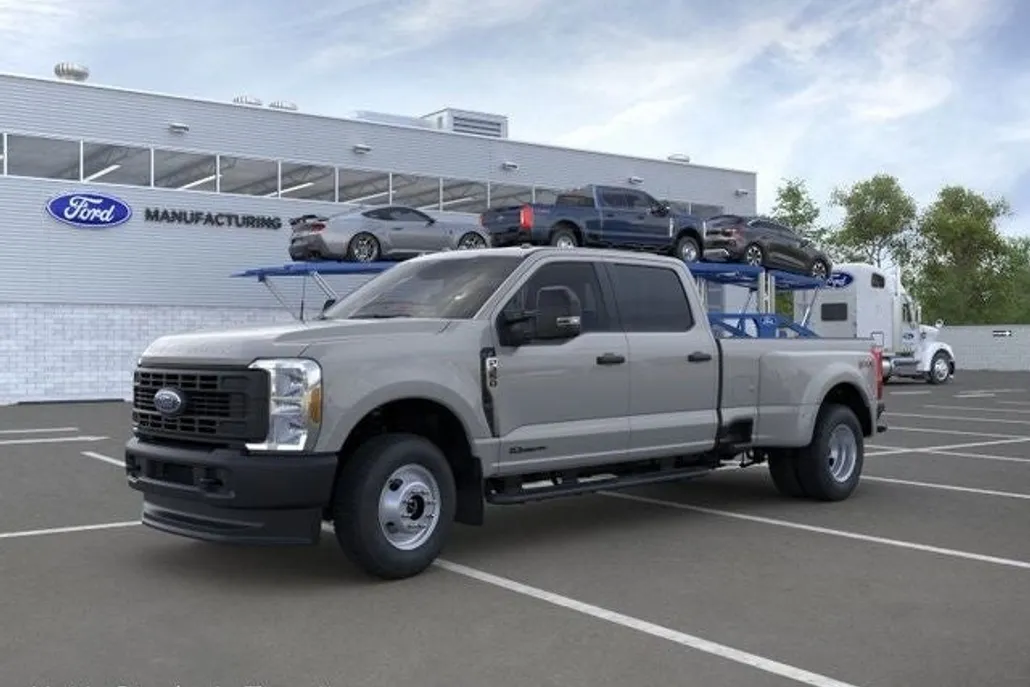 2025 Ford F-350 photo 1