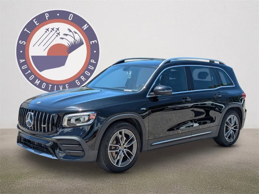 2023 Mercedes Benz GLB 35 AMG 4MATIC photo 1