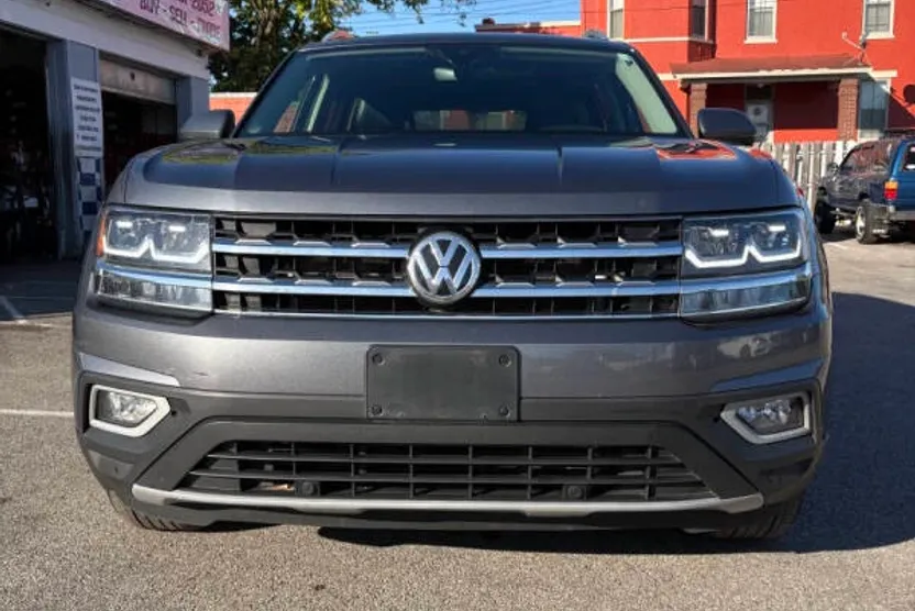 2018 Volkswagen Atlas V6 SEL photo 1