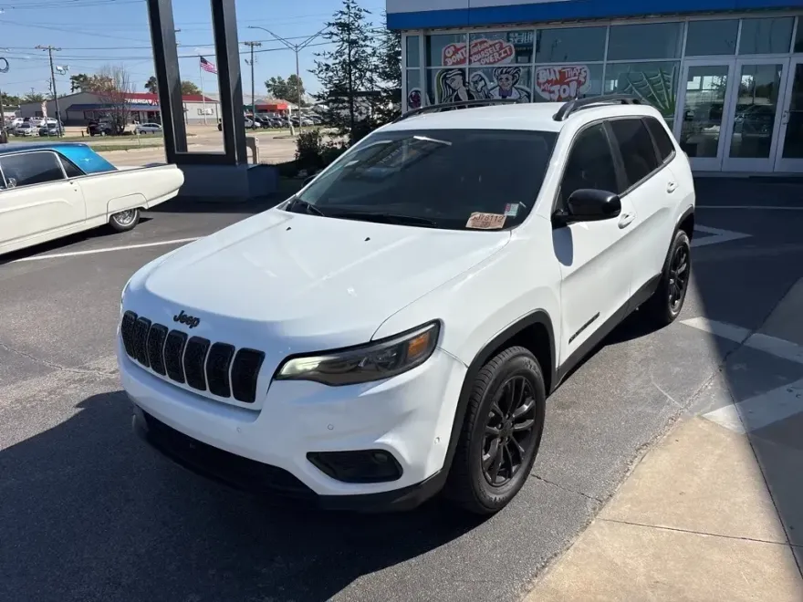 2023 Jeep Cherokee Altitude photo 1