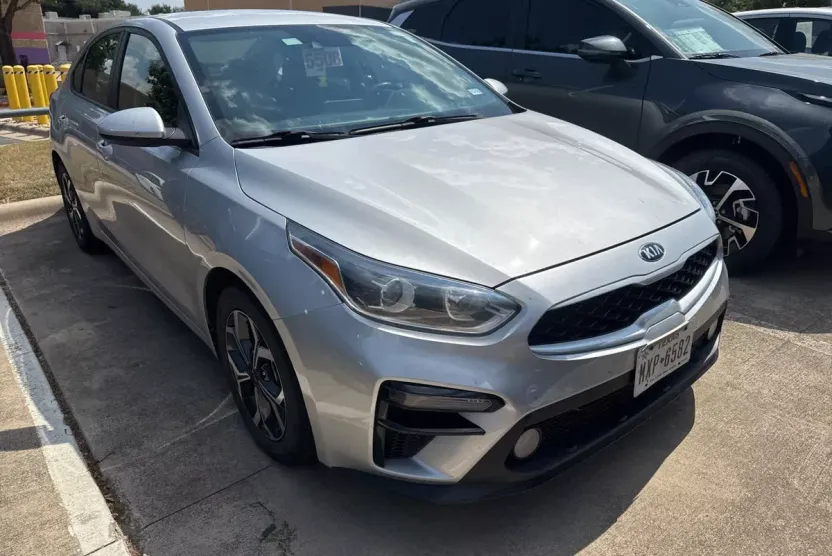 2020 Kia Forte LXS photo 1