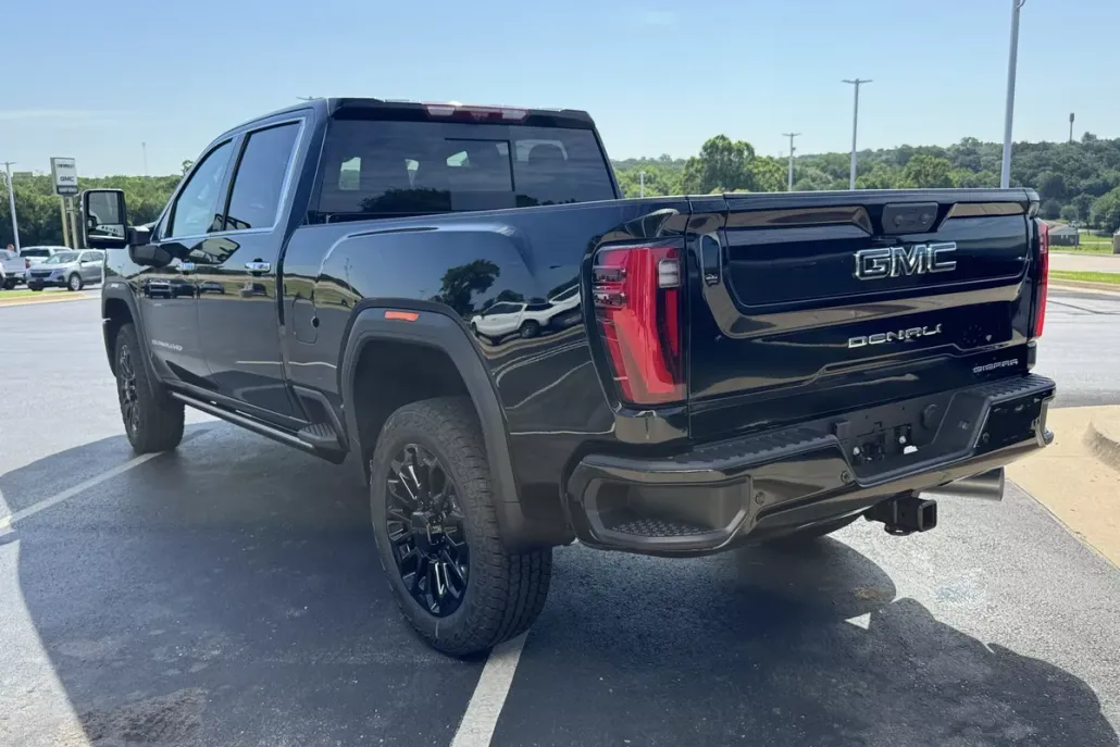 2025 Gmc Sierra 2500 HD Denali Ultimate photo 1