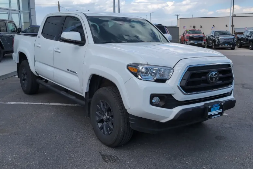 2023 Toyota Tacoma SR5 photo 1