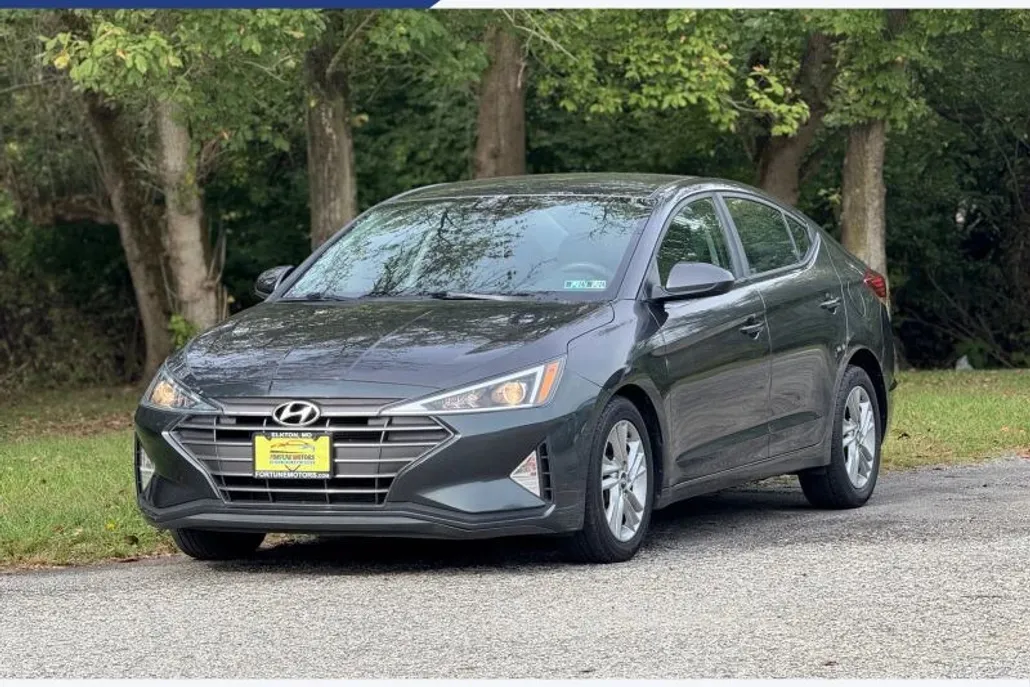 2020 Hyundai Elantra SE photo 1