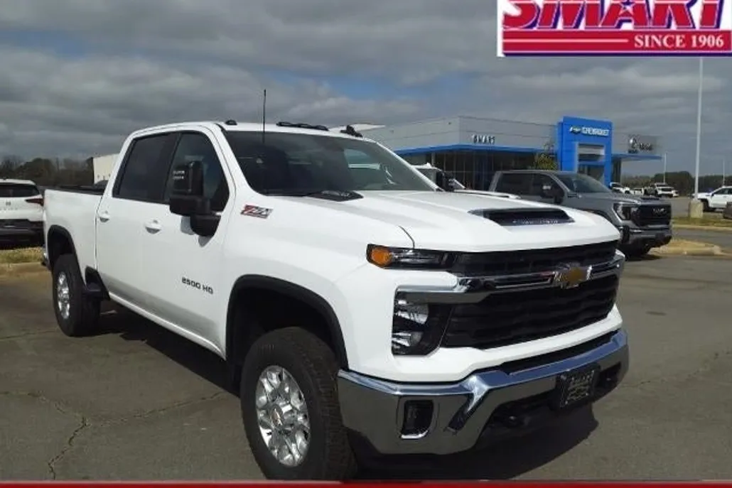 2025 Chevrolet Silverado 2500HD LT photo 1