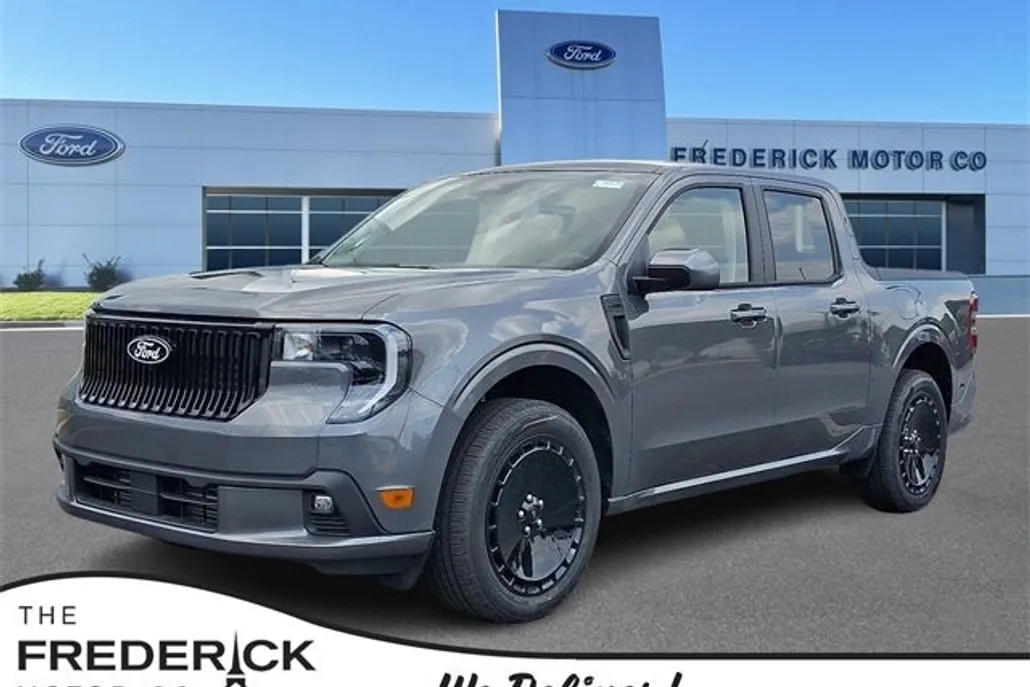 2025 Ford Maverick photo 1