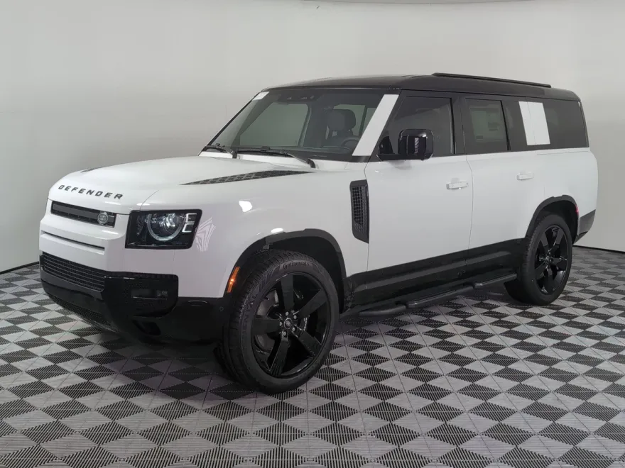 2025 Land Rover Defender 130 V8 photo 1