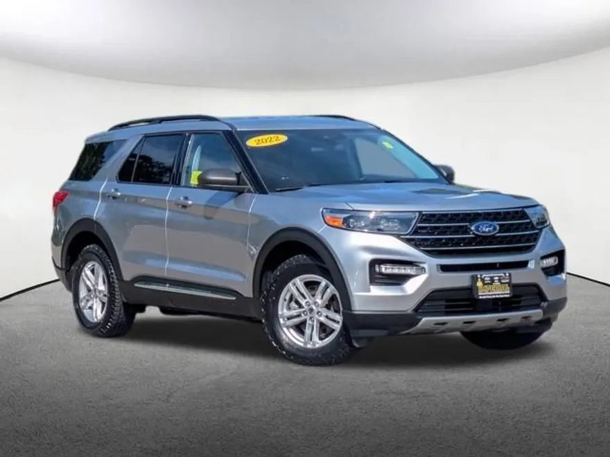 2022 Ford Explorer XLT photo 1