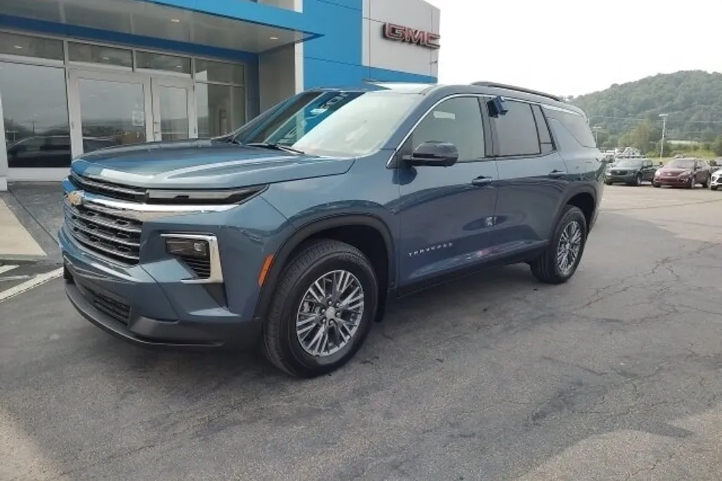 2026 Chevrolet Traverse photo 1