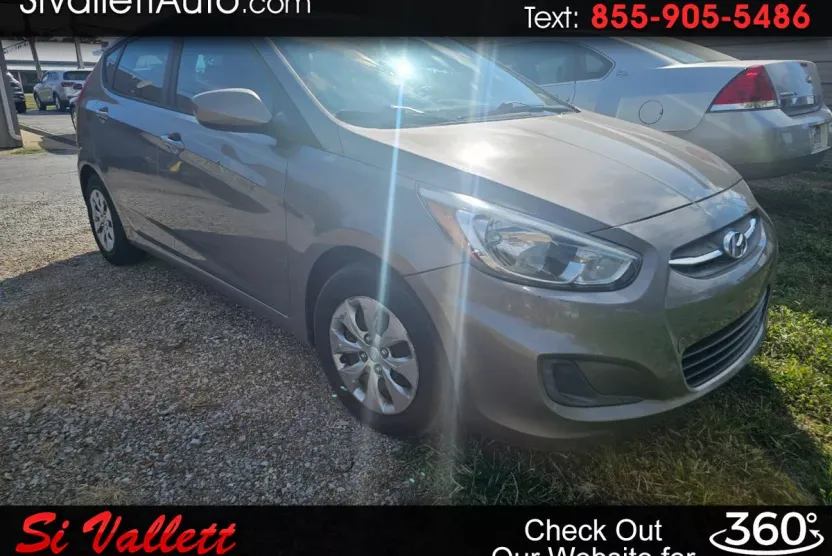 2017 Hyundai Accent SE photo 1