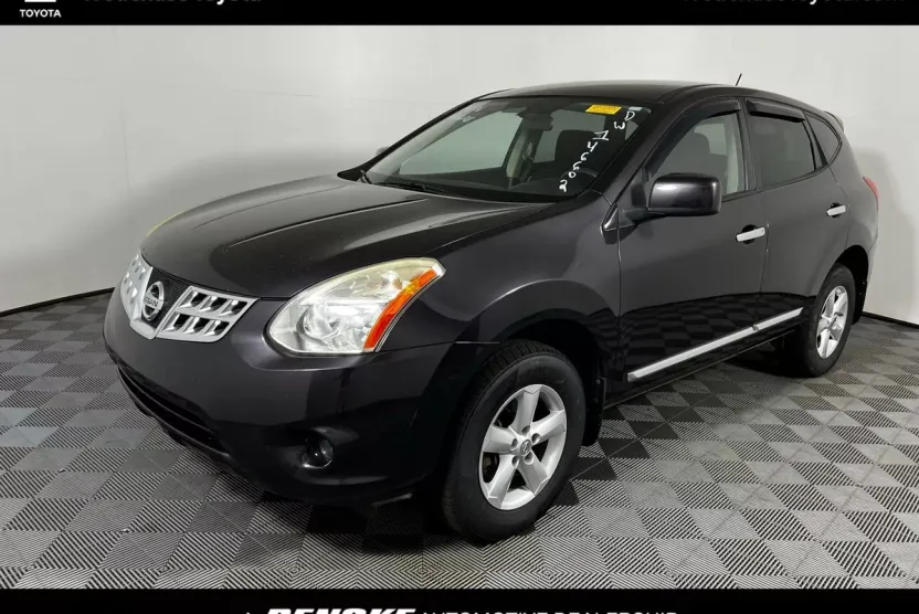 2013 Nissan Rogue S photo 1