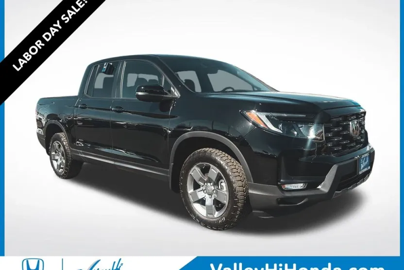 2025 Honda Ridgeline TrailSport photo 1